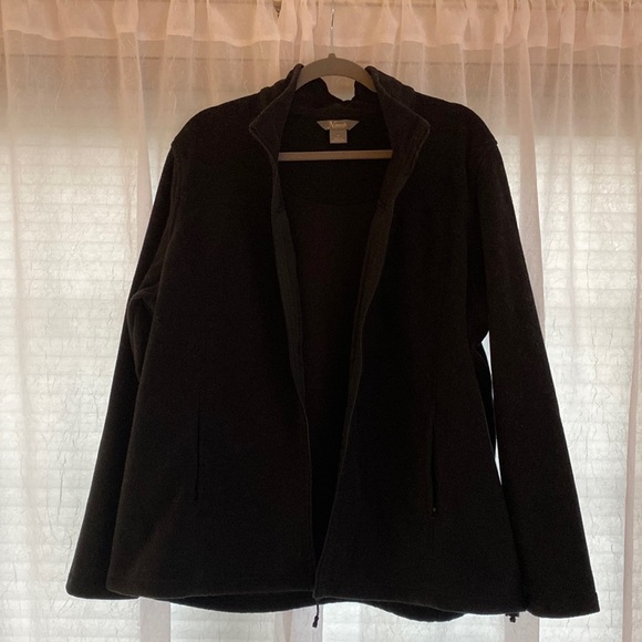 Black fleece zip-up - Picture 1 of 3